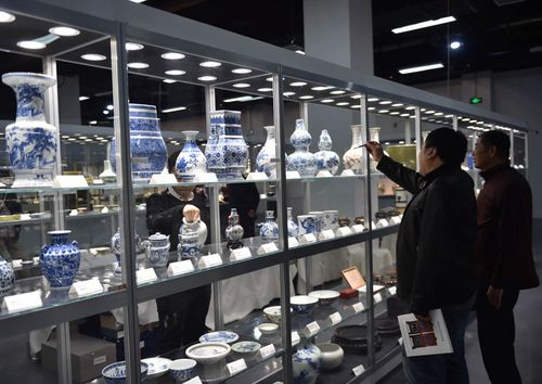 这是北京保利古董精品拍卖会首次走进中国文物国际博览会.