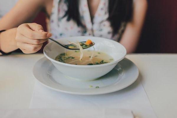 饭前喝汤能减肥?