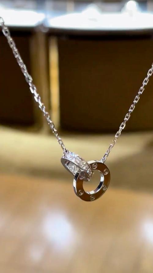 卡地亚 经典白金钻石双环项链#项链#高端轻奢饰品#同城-度小视