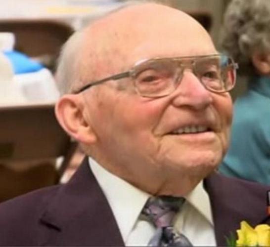 美国最长寿男子中风卧床后去世 享年110岁(图)