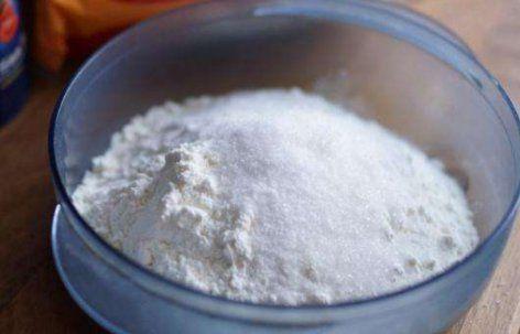 小苏打加在面粉里起什么作用