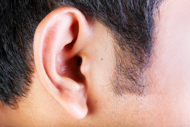 很多人只知道中耳炎,而不知道中耳癌,后者的危害不容忽视