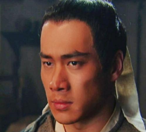98年央视版电视剧《水浒传》中的丁海峰虽然饰演武夫,但是看上去也是