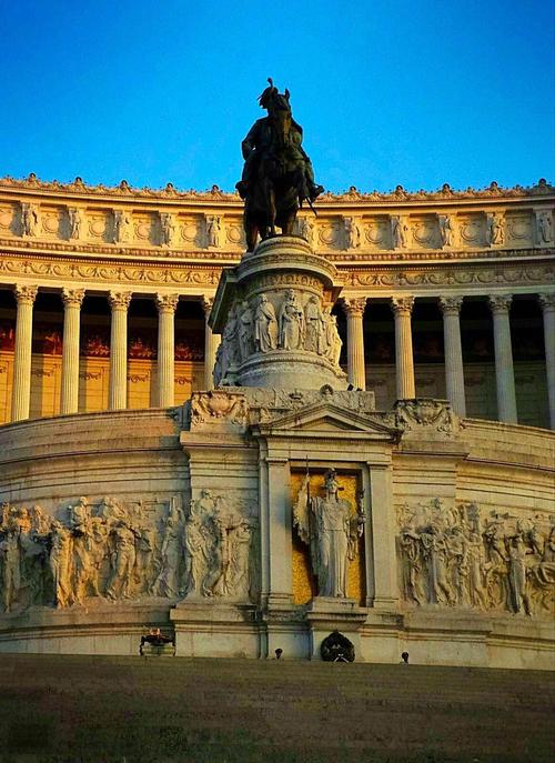 意大利罗马西班牙广场的雕塑