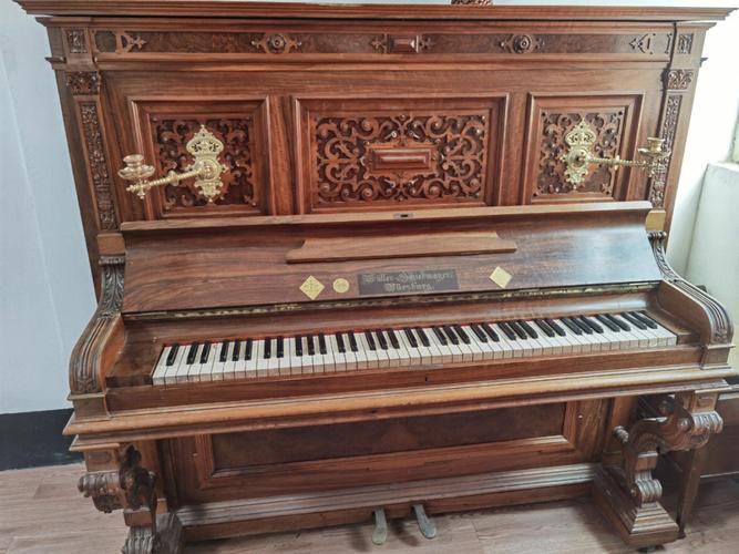 欧洲古董立式钢琴收藏级