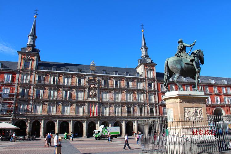 主广场(plaza mayor),亦译马约尔广场,是西班牙首都马德里的中