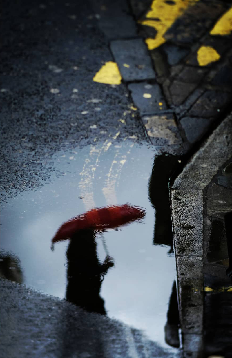 浓烈的色彩,朦胧的意境,摄影师詹姆斯镜头里雨天染色的街道