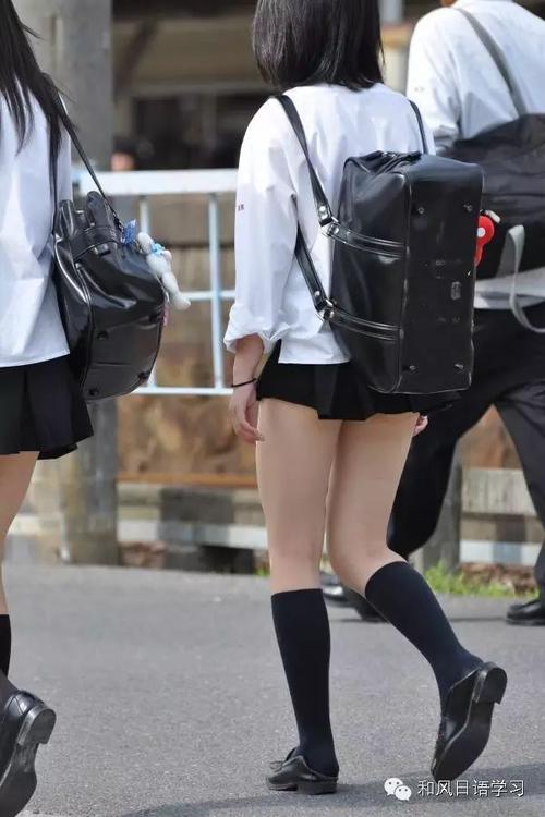 日本女高中生的裙子又短了.