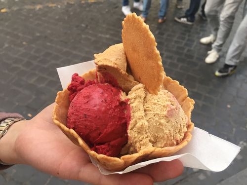 到了西班牙广场,不吃冰淇淋是不行的-==kds官方iphone