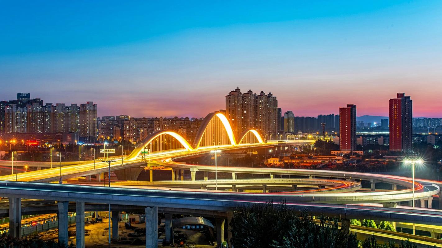 2023年9月28日,郑州开通的北三环彩虹桥