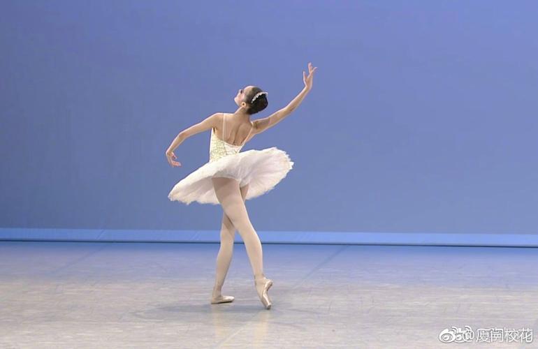 00年芭蕾舞演员毕业于北京舞蹈学院附中来自湖南衡阳