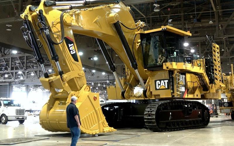 【科技】254吨巨无霸卡特彼勒6020b挖掘机,一铲下来就是20多吨!