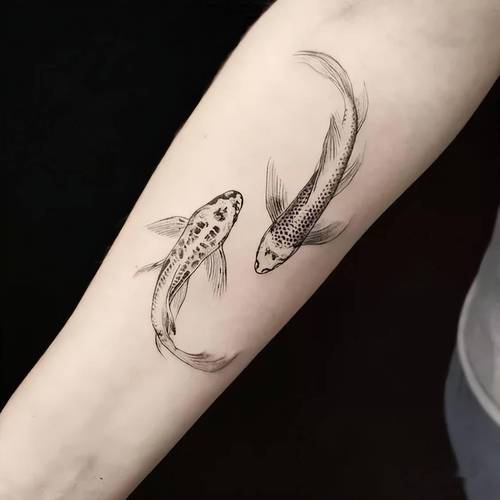 锦鲤象征好运的纹身图案
