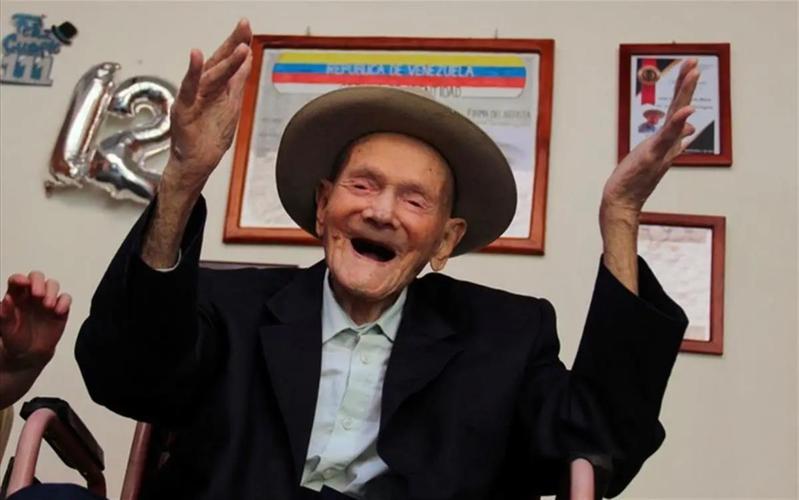 吉尼斯世界纪录机构认定他是当今世界最长寿男性