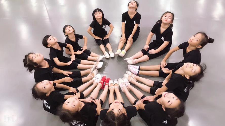 学校舞蹈教室舞蹈房舞台舞蹈培训机构少儿儿童舞蹈练功房专用pvc塑胶