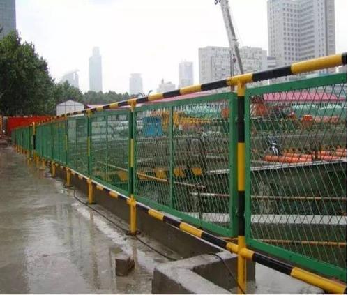 基坑临边防护栏杆的规定及标准一,基坑施工.