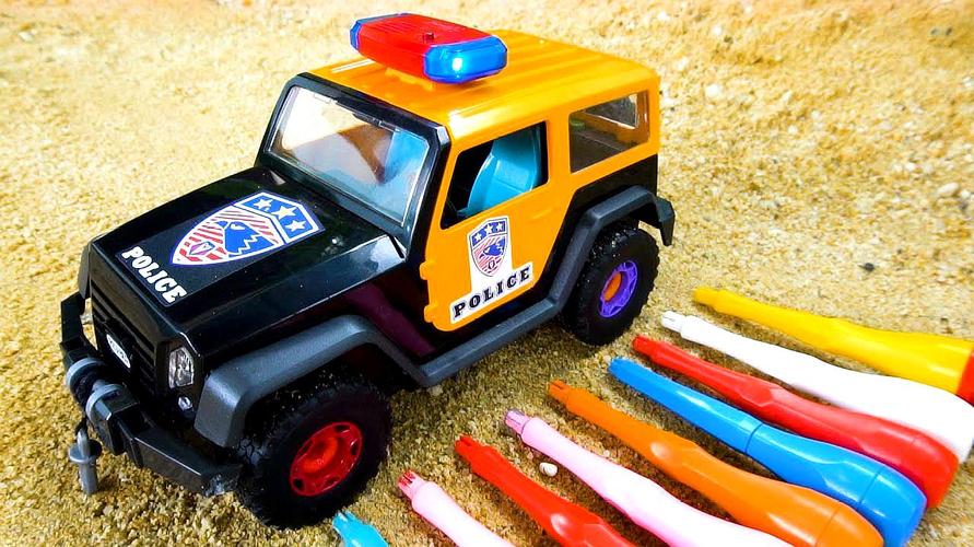 不一样的早教视频:组装警车玩具
