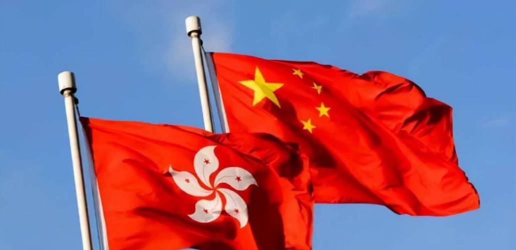 1997年香港回归,为何英国降下国旗5秒后,才将五星红旗升起?
