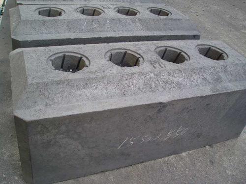 铝电解槽使用的炭阳极的类型及要求