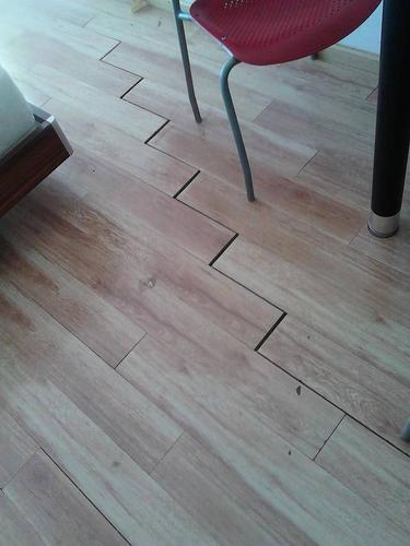木地板出现大缝如何修补?老师傅透露经验,最后一种情况麻烦费钱