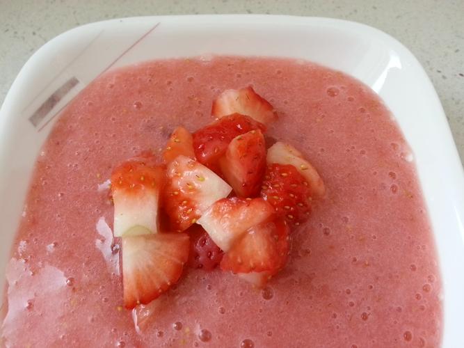 草莓牛奶西米露的做法