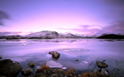 湖,山,石头,雪,冬季,天空,云壁纸1920x1200分辨率查看