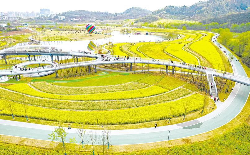 卷桥河湿地公园是宜昌迄今为止占地面积最大的公园,达2670亩,园内生态