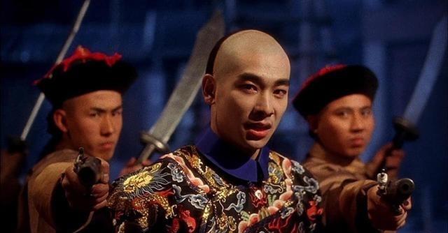 1992年,赵文卓参演电影《功夫皇帝方世玉》,饰演大反派