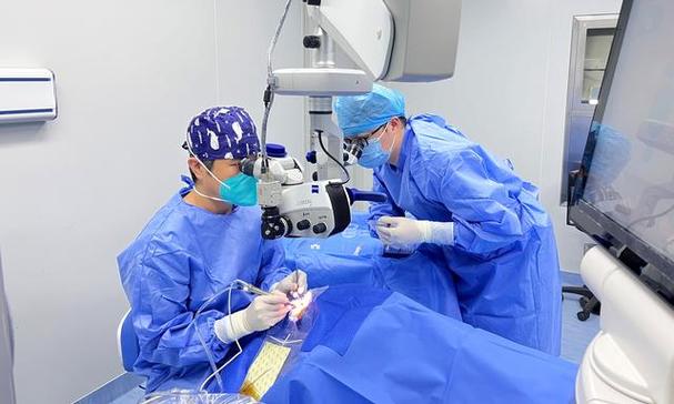 白内障手术植入人工晶体后视力下降