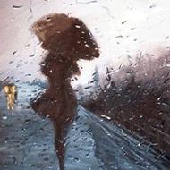 雨天撑伞的女生头像唯美女生撑伞微信头像