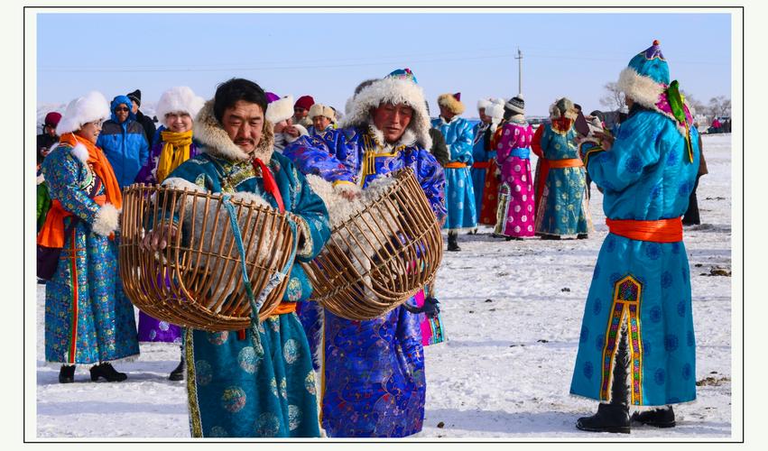 那达慕是蒙古族的一个传统节日盛会,是文化,娱乐的意思.