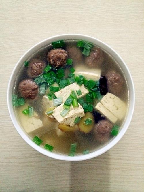 豆腐丸子汤的家常做法 - 煲汤食谱网