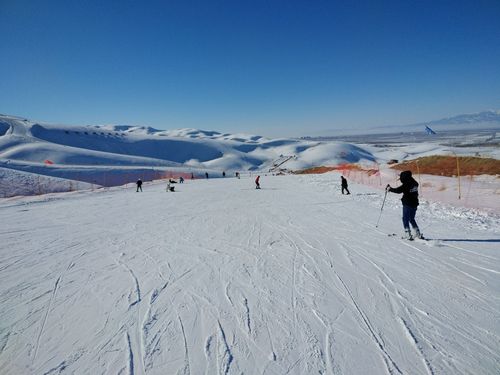 滑雪场营业
