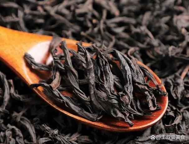 大红袍是红茶吗,属于热性茶吗?解密大红袍:乌龙茶背后的故事!