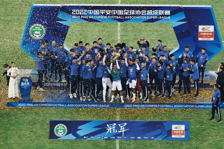 冠军属于所有球迷,希望明年的比赛大家每场不落_直播_武汉体育中心