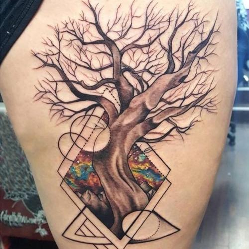 女生大腿上黑灰素描点刺技巧创意生命树纹身图案