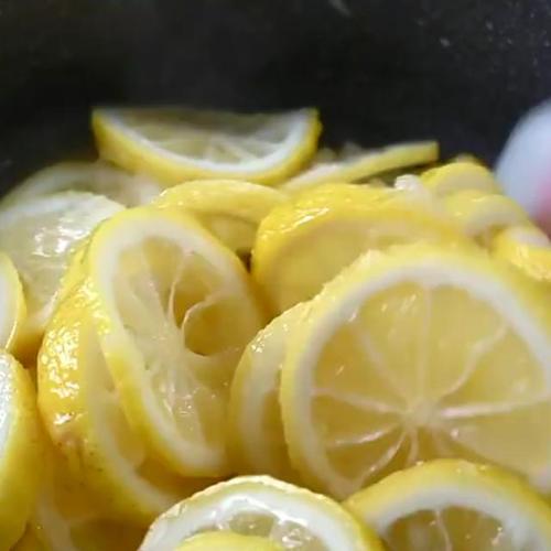 柠檬可以用开水泡吗可以将白糖吗