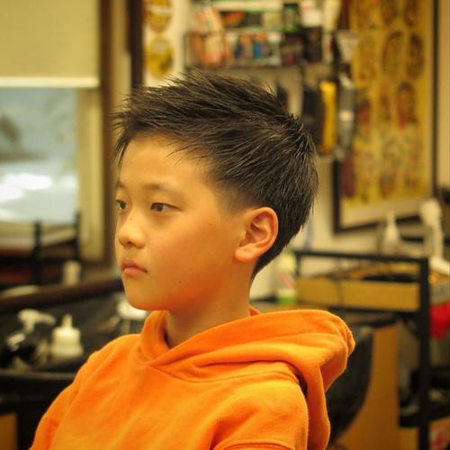 十岁左右的男孩剪什么发型