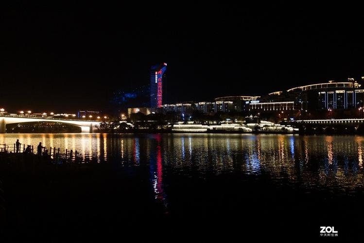 柳州河堤夜景