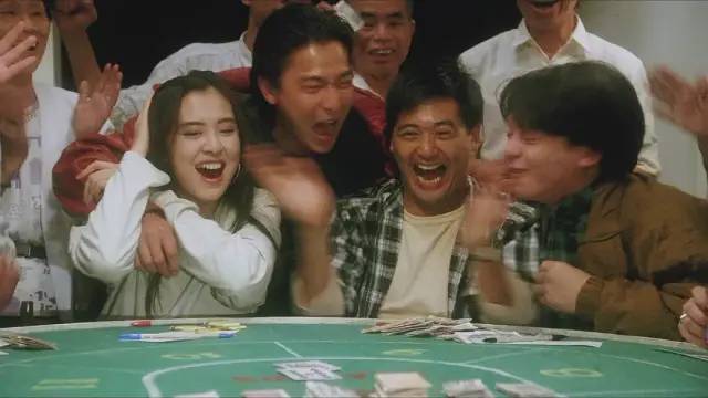 电影《赌神》,1989哄堂大笑,赌桌气氛重新热闹起来.