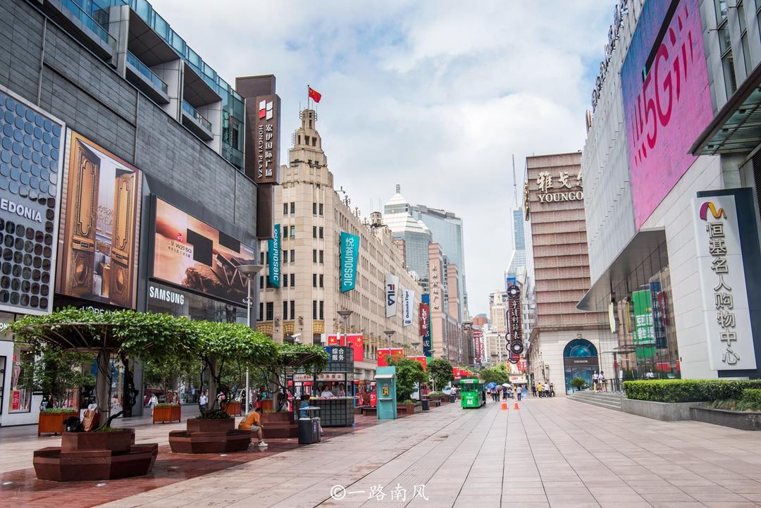 上海繁华商业街图片