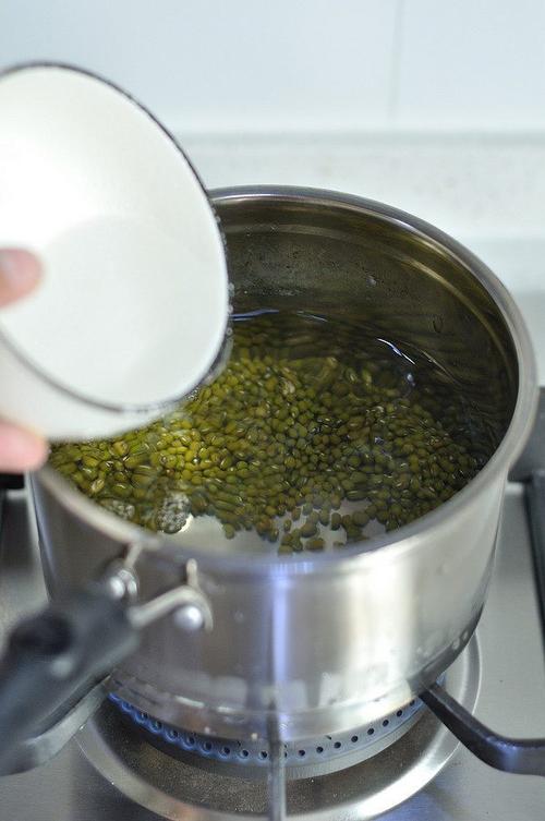 聊城东方男科:怎样煮绿豆汤能达到最好的清热解毒