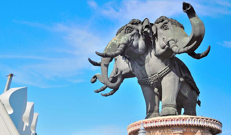 之久,位于曼谷郊区,重达150吨,高达十六楼,是泰国象神文化的奥秘地带