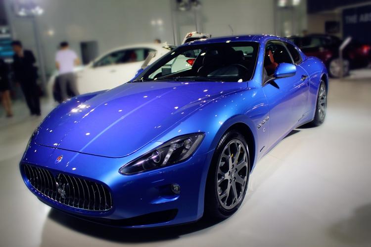 豪车车展优雅蓝色玛莎拉蒂4k超级跑车壁纸