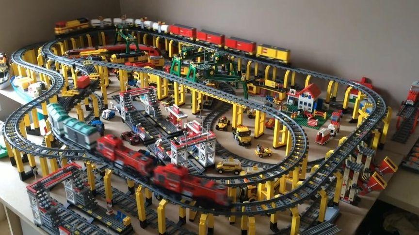 乐高火车紧凑双层布局自由切换轨道这样的玩具太棒了