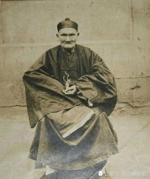 相传,他曾名李清云,是明末清初的中医药学者,被誉为世界上最长寿的