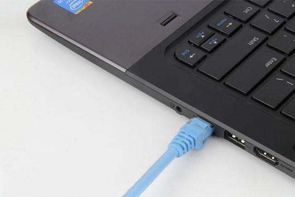 笔记本电脑插网线网速比连wifi无线更快吗?