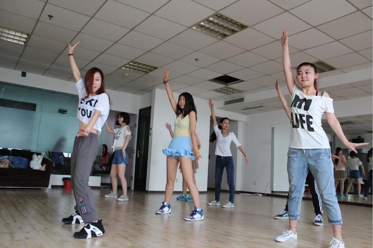 天津北曼舞蹈培训学校