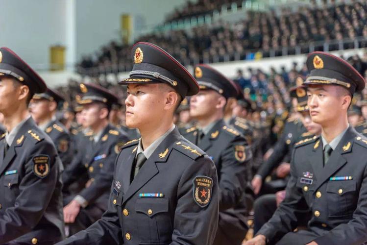 7月14日 国防科技大学研究生院 直读研究生军官学员授予军衔仪式 在