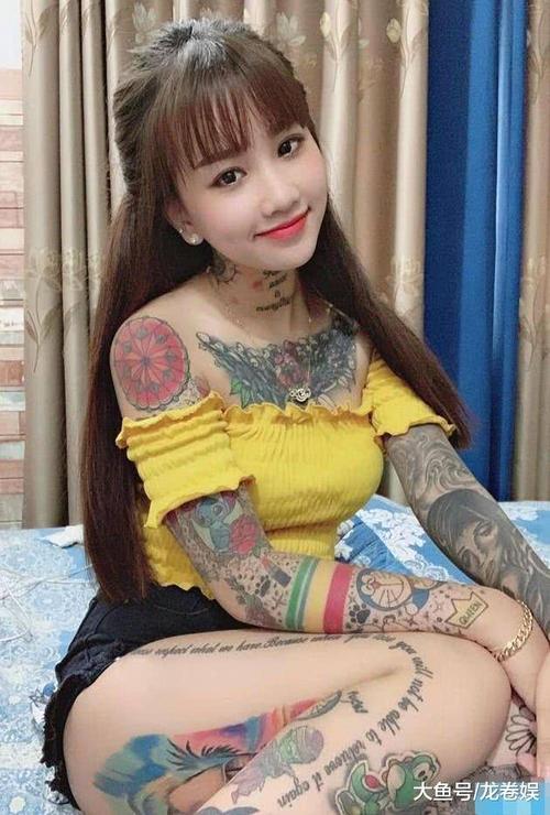 越南19岁女孩全身上下都是纹身!被批太任性!